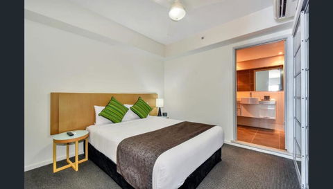 Room With Kitchen At Pandanus - Accommodation Rockhampton 2