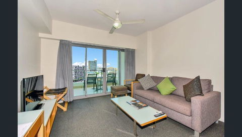 Room With Kitchen At Pandanus - Accommodation Rockhampton 3