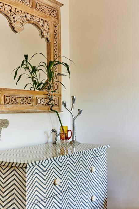 Rose Cottage - Right In Town - Accommodation Rockhampton 2