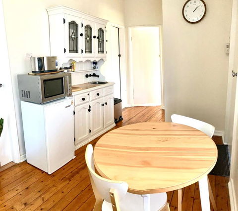 Rose End Cozy Apartment - Accommodation Rockhampton 2