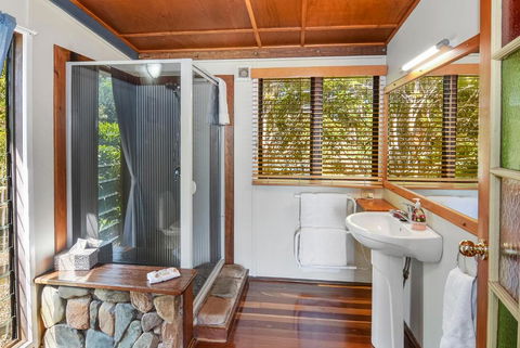 Rosebrook Cottages - Accommodation Rockhampton 2