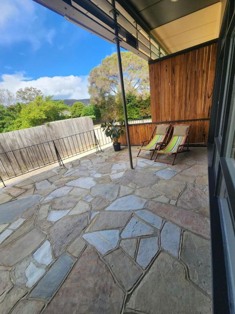 Rosebud Retro Retreat - Accommodation Rockhampton 3