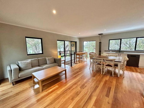 Rosella - Bushland Hideaway - Accommodation Rockhampton 1