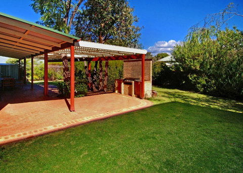 Rosewood Cottage - Accommodation Rockhampton 3