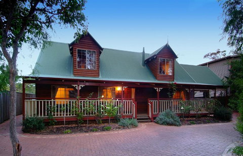 Rosewood Cottage - Accommodation Rockhampton 1