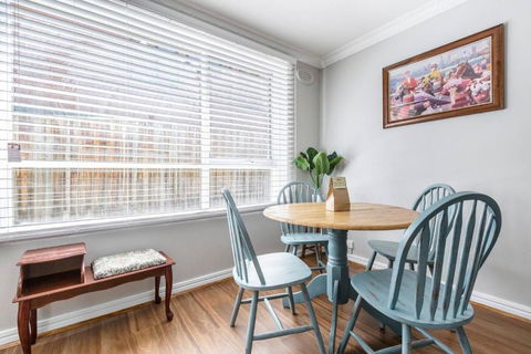 Rosewood Lodge - Cottage Charm Off High Street - Accommodation Rockhampton 3
