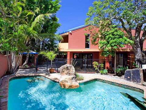 Ross Cres Spacious Private Beach House - Accommodation Rockhampton 0
