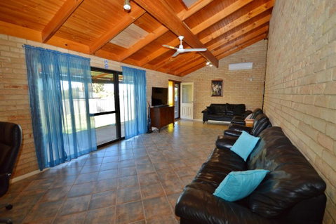 Rossys Retreat - Kalbarri WA - Accommodation Rockhampton 0