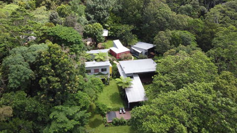 Runawaytomaleny - Accommodation Rockhampton 1