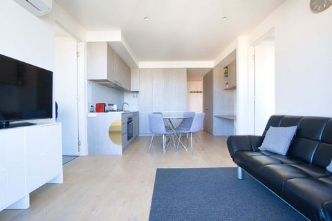 Rundle Retreat - 2BR Apartment With Stunning Views - Accommodation Rockhampton 3