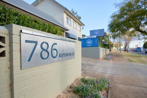 Ruthven Street Motor Inn - Accommodation Rockhampton 0