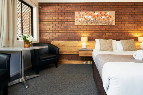 Ruthven Street Motor Inn - Accommodation Rockhampton 2