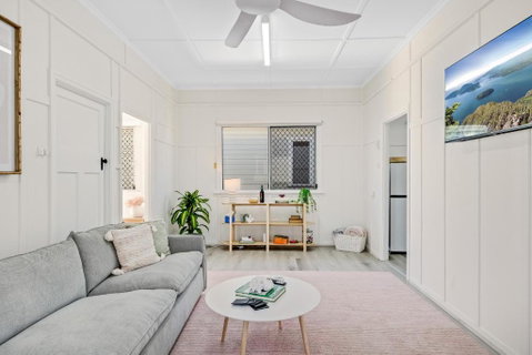 Sage Cottage! CBD Perfection! - Accommodation Rockhampton 0