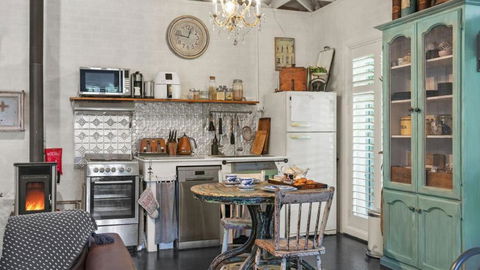 Saint Eloi Le Studio - Accommodation Rockhampton 1