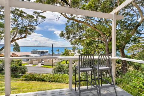 Sally Beach House With Ocean Views - Accommodation Rockhampton 0