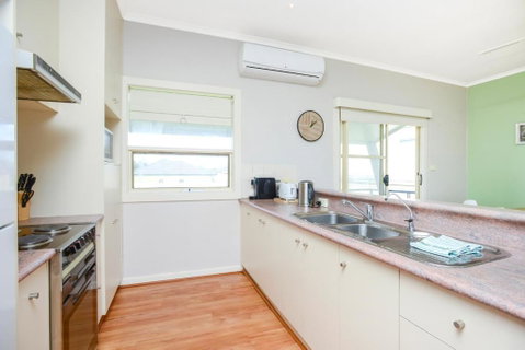 Salt - Aldinga Beach - C21 SouthCoast Holidays - Accommodation Rockhampton 2