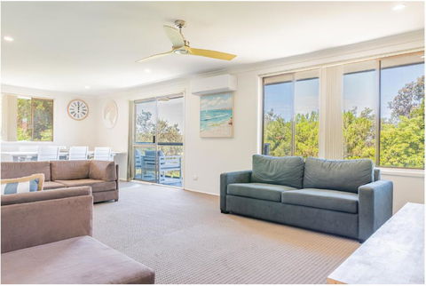 Salt & Sand Getaway - Accommodation Rockhampton 3