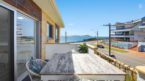 Salt Life Short Walk To Beach, Shops Cafes Accom Holidays - Accommodation Rockhampton 0