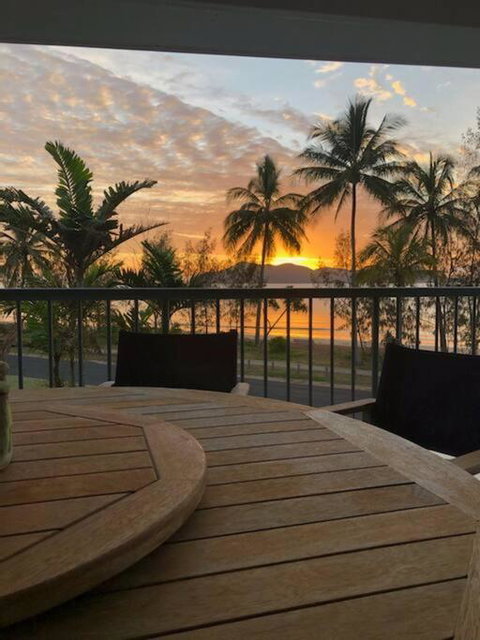 Salt On South - Beachfront Bliss - Accommodation Rockhampton 2