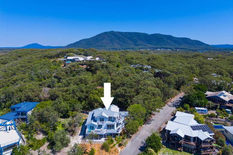 Salt Spray - Accommodation Rockhampton 1