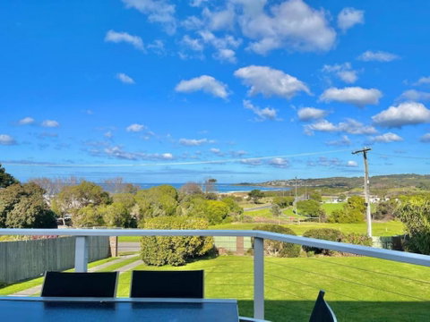 Saltwater Haven - Pets Welcome. Wifi. Amazing View - Accommodation Rockhampton 0