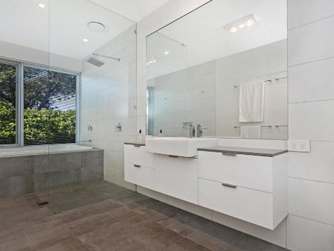 Saltwater Lodge - Accommodation Rockhampton 3