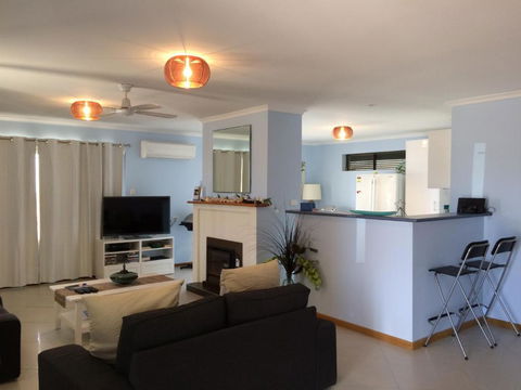Salty Air Apartments Kingscote Kangaroo Island - Accommodation Rockhampton 0