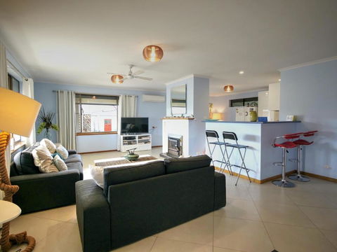 Salty Air Apartments Kingscote Kangaroo Island - Accommodation Rockhampton 3