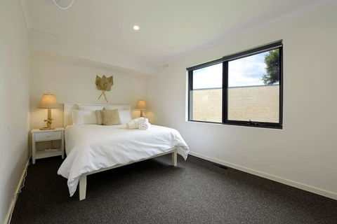 Salty Escape - Accommodation Rockhampton 3