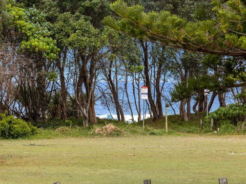 Salty Kisses On Marine Parade - Accommodation Rockhampton 1
