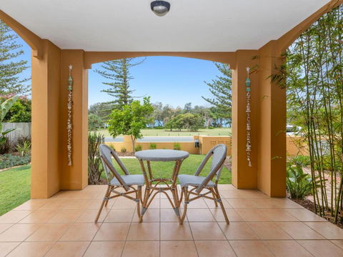 Salty Kisses On Marine Parade - Accommodation Rockhampton 0