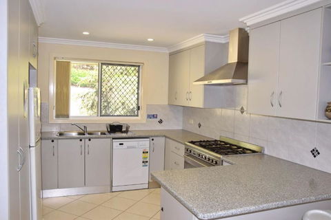 Salty Kisses - Bring Your Own Linen. - Accommodation Rockhampton 1