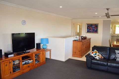 Salty Kisses - Bring Your Own Linen. - Accommodation Rockhampton 3