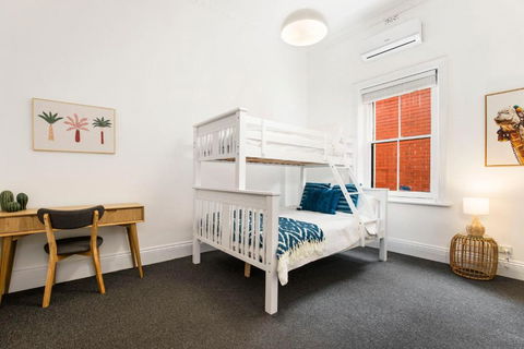 Salty Pines - 3BR House Glenelg South - Accommodation Rockhampton 3