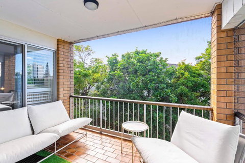 Salty Sea Breeze Apartment 500m To Waters Edge - Accommodation Rockhampton 3