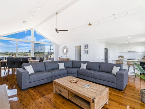Saltys - Accommodation Rockhampton 2