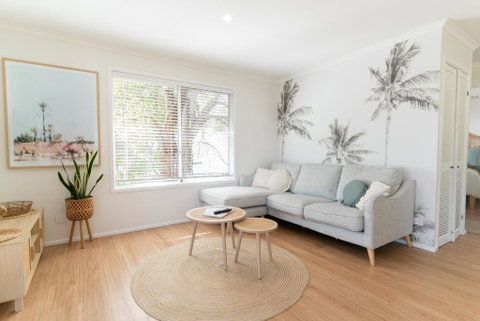 Sanbis Cabin - Hidden Boutique Retreat, Sea Views - Accommodation Rockhampton 1