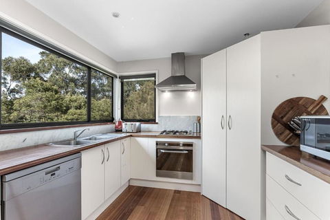 Sanctuary House - Accommodation Rockhampton 3