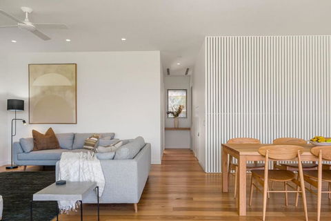 Sanctuary On Browning - Accommodation Rockhampton 3