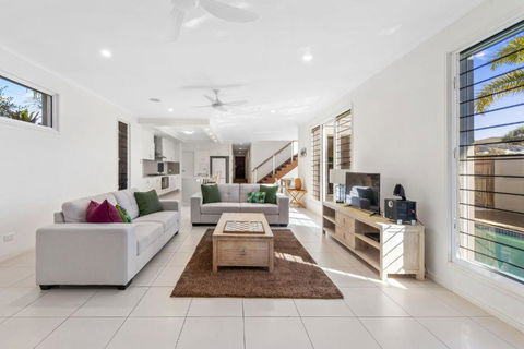 Sand And Sea Beach House - Accommodation Rockhampton 1