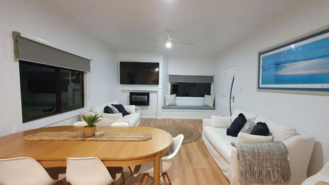 Sand And Swell At Sawtell - Accommodation Rockhampton 0