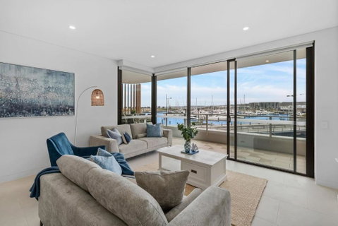 Sailview Escape - A Tranquil Marina Hideaway - Accommodation Rockhampton 0