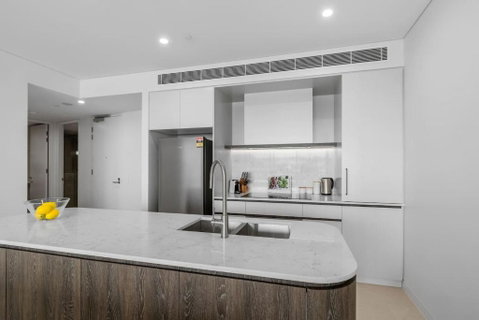Sailview Escape - A Tranquil Marina Hideaway - Accommodation Rockhampton 2