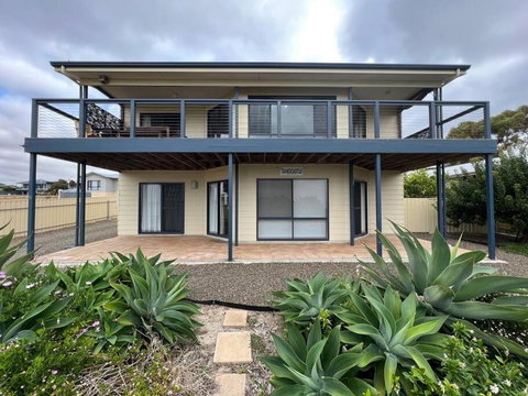 Sandcastle - A Esplanade Place, Stunning Views - Accommodation Rockhampton 3
