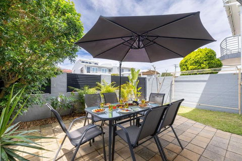 Sandcastles 4 -8 Ala Moana Way - Accommodation Rockhampton 3