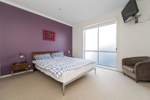 Sandpiper 5 - Close To Town And Beach - Accommodation Rockhampton 2