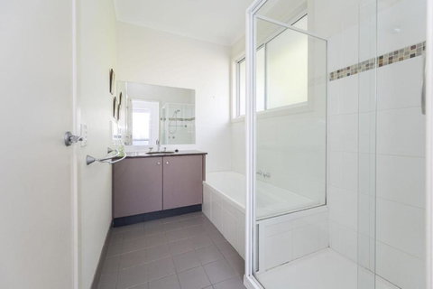 Sandpiper 5 - Close To Town And Beach - Accommodation Rockhampton 3