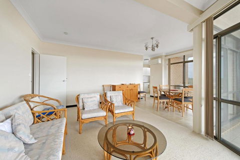 Sandpiper 9 25 Waugh Street - Accommodation Rockhampton 1