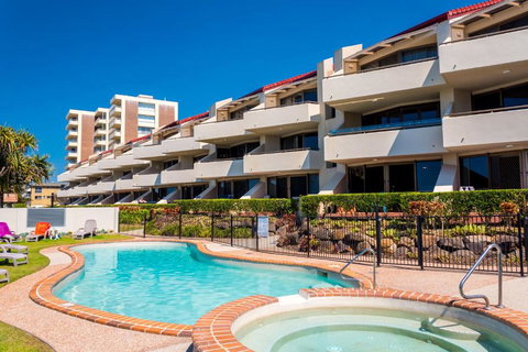 Sandrift Beachfront Apartments - Accommodation Rockhampton 0
