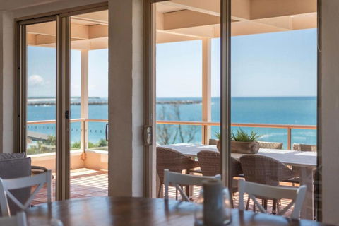 Sandrift Two - Oceanstays - Accommodation Rockhampton 0